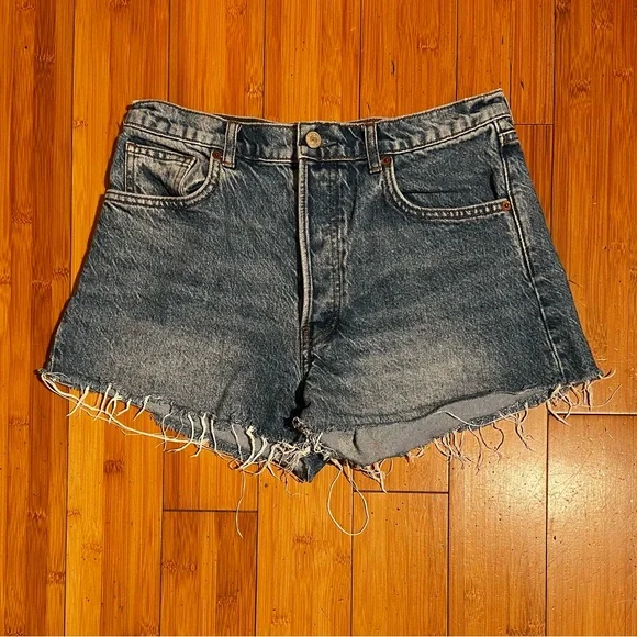 REFORMATION Charlie Cuffed High Rise Jean Shorts Size 29 - Picture 4 of 16